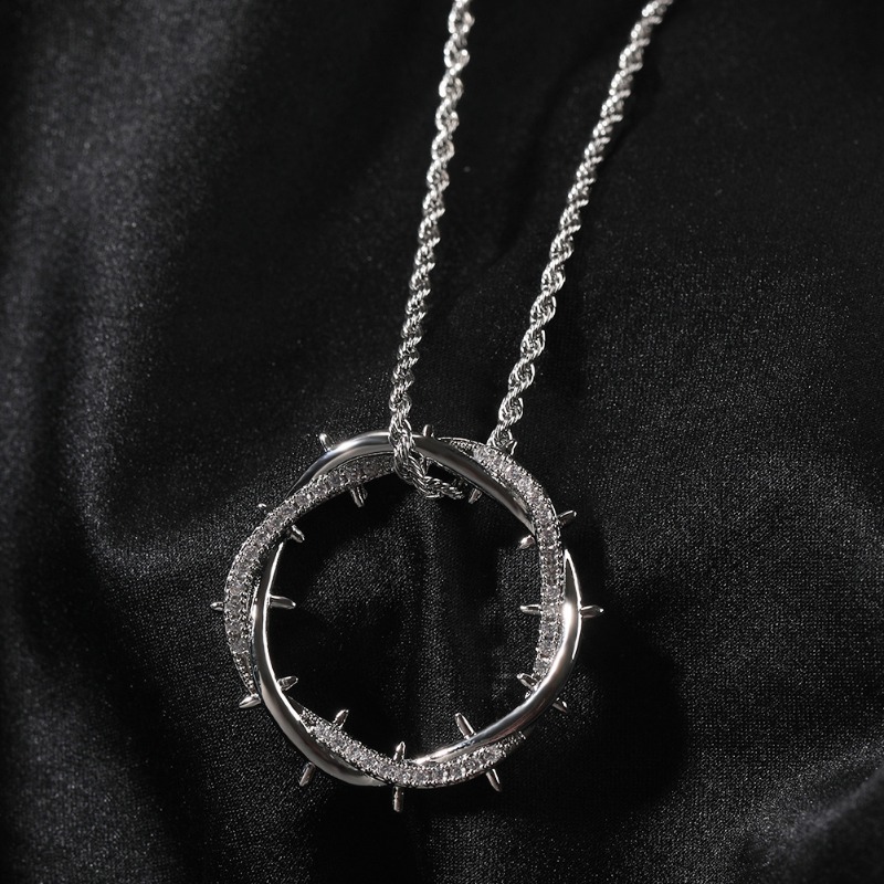 Retro Thorns Crown Pendant Nec - Streetwear Brand Accessories avis et prix
