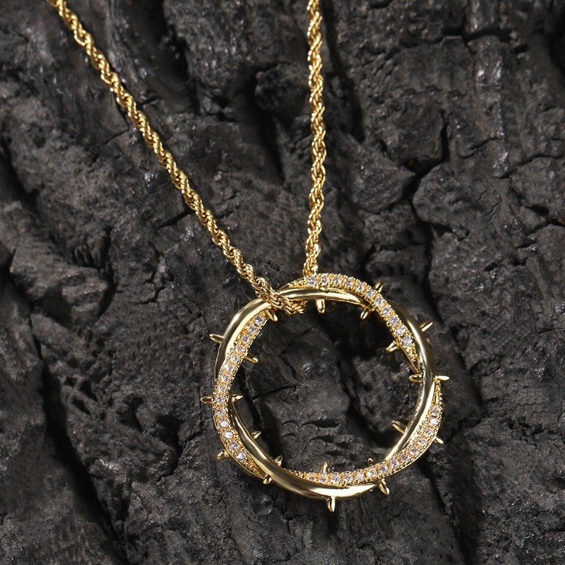 Retro Thorns Crown Pendant Nec - Streetwear Brand Accessories avis et prix